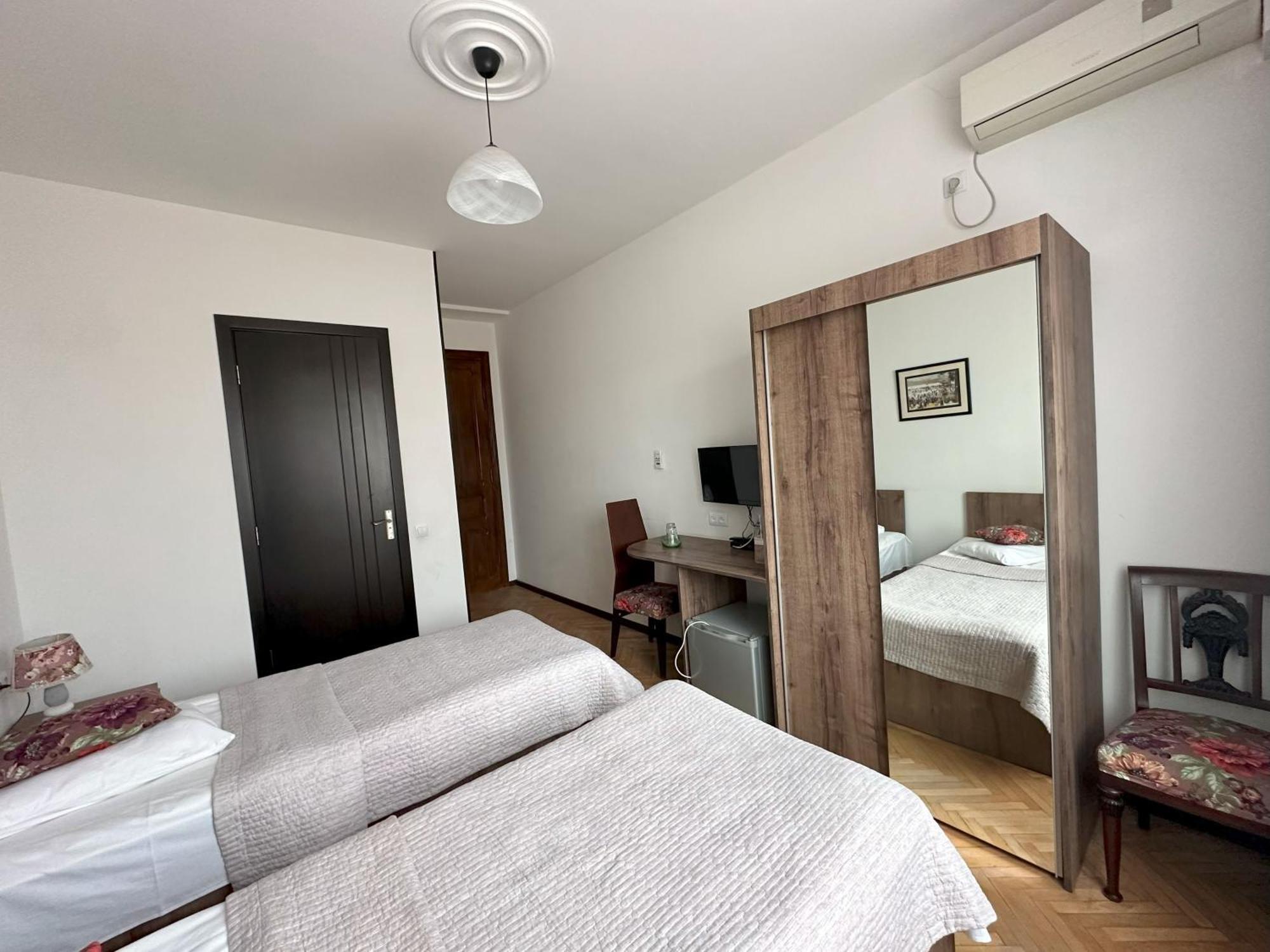 טביליסי Hotel Home מראה חיצוני תמונה