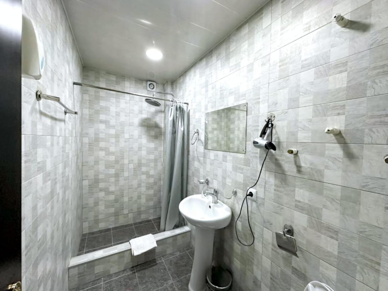 טביליסי Hotel Home מראה חיצוני תמונה